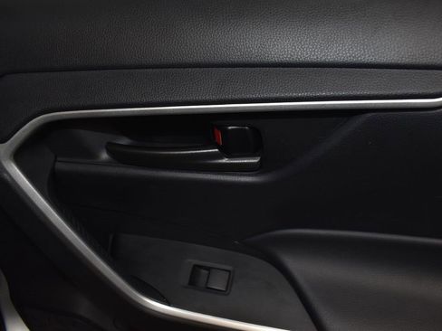 Used 2021 Toyota RAV4 LE image 19