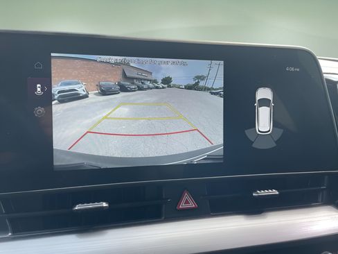 Used 2025 Kia Sportage EX w/ Premium Package FWD image 34