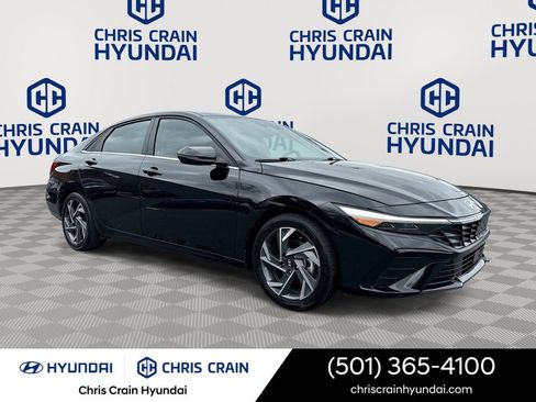 Certified 2025 Hyundai Elantra Limited w/ Cargo Package FWD image 1