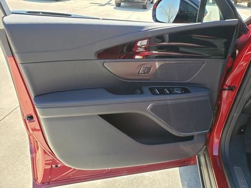 New 2026 Lincoln Nautilus Premier AWD/4WD image 11