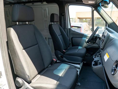 New 2026 Mercedes-Benz Sprinter 2500 image 24