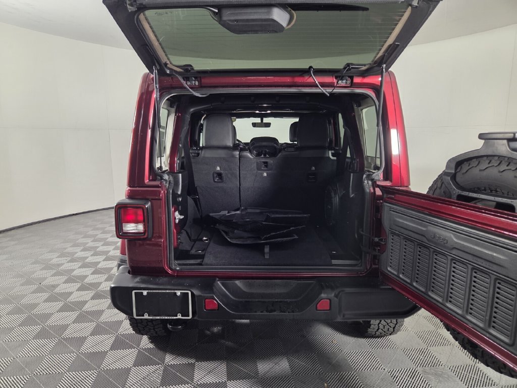 Used 2021 Jeep Wrangler Unlimited Sahara AWD/4WD image 46