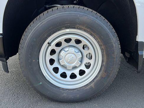 New 2026 Chevrolet Silverado 1500 W/T image 12
