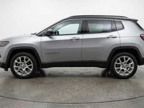 Used 2025 Jeep Compass Limited image 5