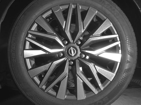Used 2025 Nissan Altima 2.5 SV FWD image 14