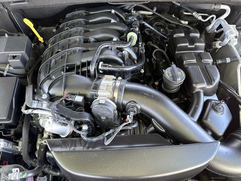 Used 2025 Dodge Durango GT w/ Blacktop Package AWD/4WD image 13
