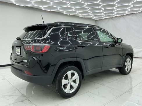 Used 2019 Jeep Compass Latitude w/ Cold Weather Group AWD/4WD image 11