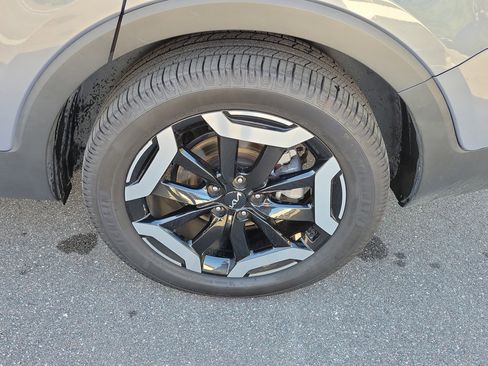 Certified 2023 Kia Telluride EX w/ EX Captain's Chair Package image 42