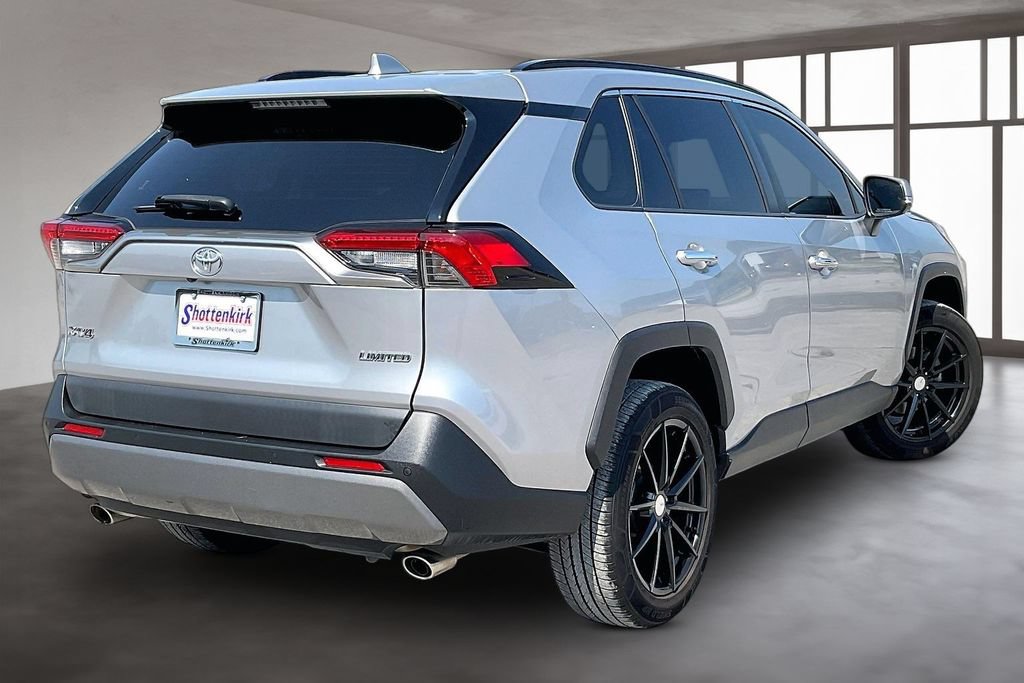 Used 2020 Toyota RAV4 Limited FWD image 6