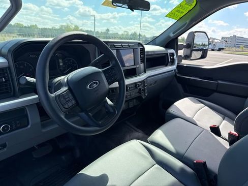 Used 2024 Ford F550 4x4 Regular Cab Super Duty image 19