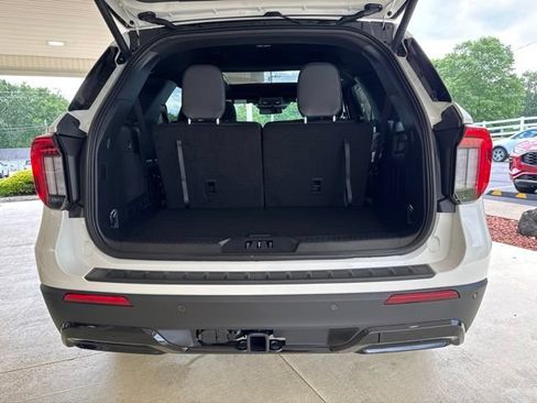 New 2026 Ford Explorer ST-Line w/ ST-Line Street Pack AWD/4WD image 31