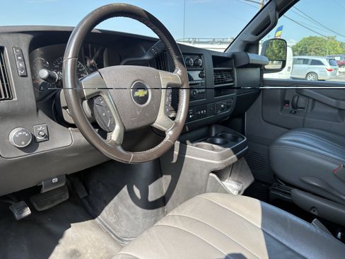 Used 2018 Chevrolet Express 2500 w/ Safety Package RWD image 10