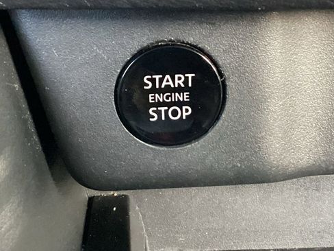 Used 2024 Nissan Rogue SV AWD/4WD image 24