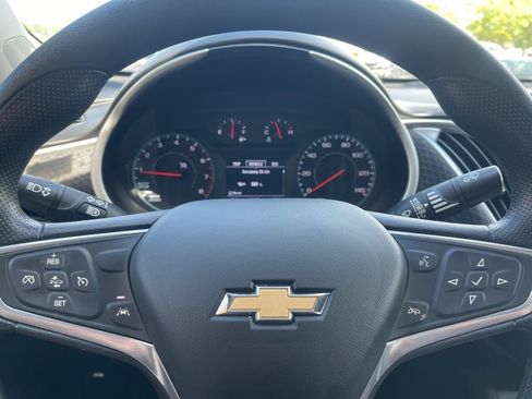 Used 2023 Chevrolet Malibu LS FWD image 10