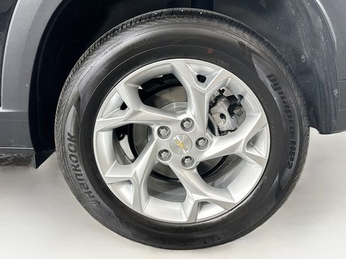 Used 2024 Chevrolet Trax LS w/ LS Convenience Package image 11