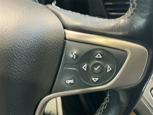 Used 2020 GMC Yukon Denali image 24