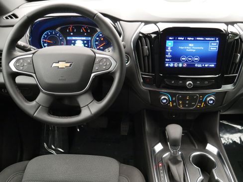 Certified 2023 Chevrolet Traverse LT AWD/4WD image 17