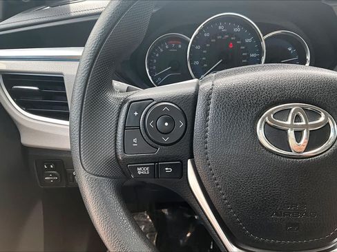 Used 2014 Toyota Corolla LE FWD image 23