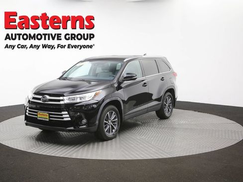 Used 2019 Toyota Highlander XLE AWD/4WD image 59