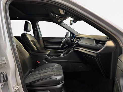 Used 2023 Jeep Grand Cherokee Altitude image 26