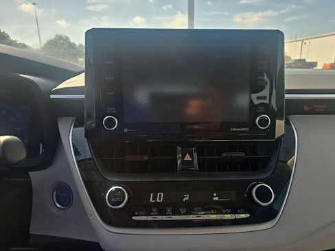 Used 2022 Toyota Corolla LE FWD image 10