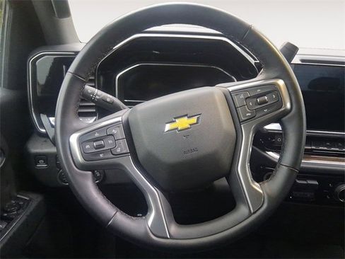 Used 2025 Chevrolet Silverado 1500 LT image 12