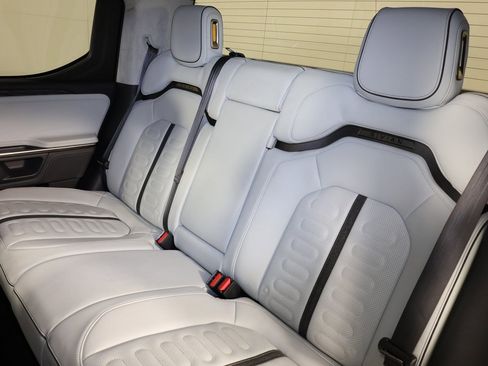 Used 2022 Rivian R1T Adventure image 10