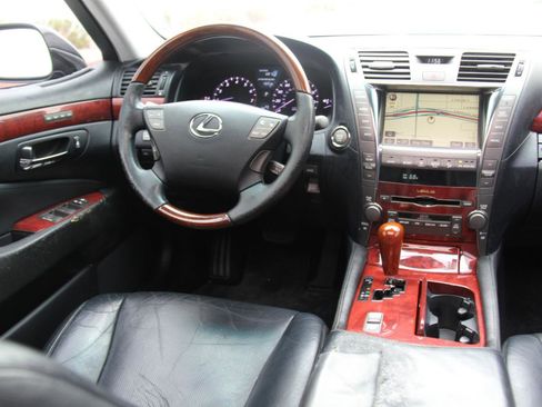 Used 2007 Lexus LS 460 Luxury image 9
