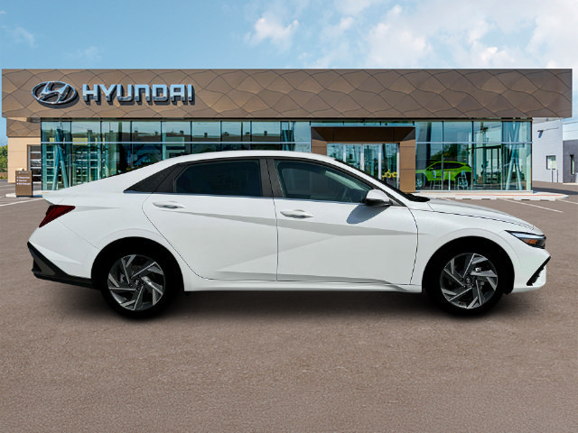 New 2025 Hyundai Elantra Limited FWD image 9