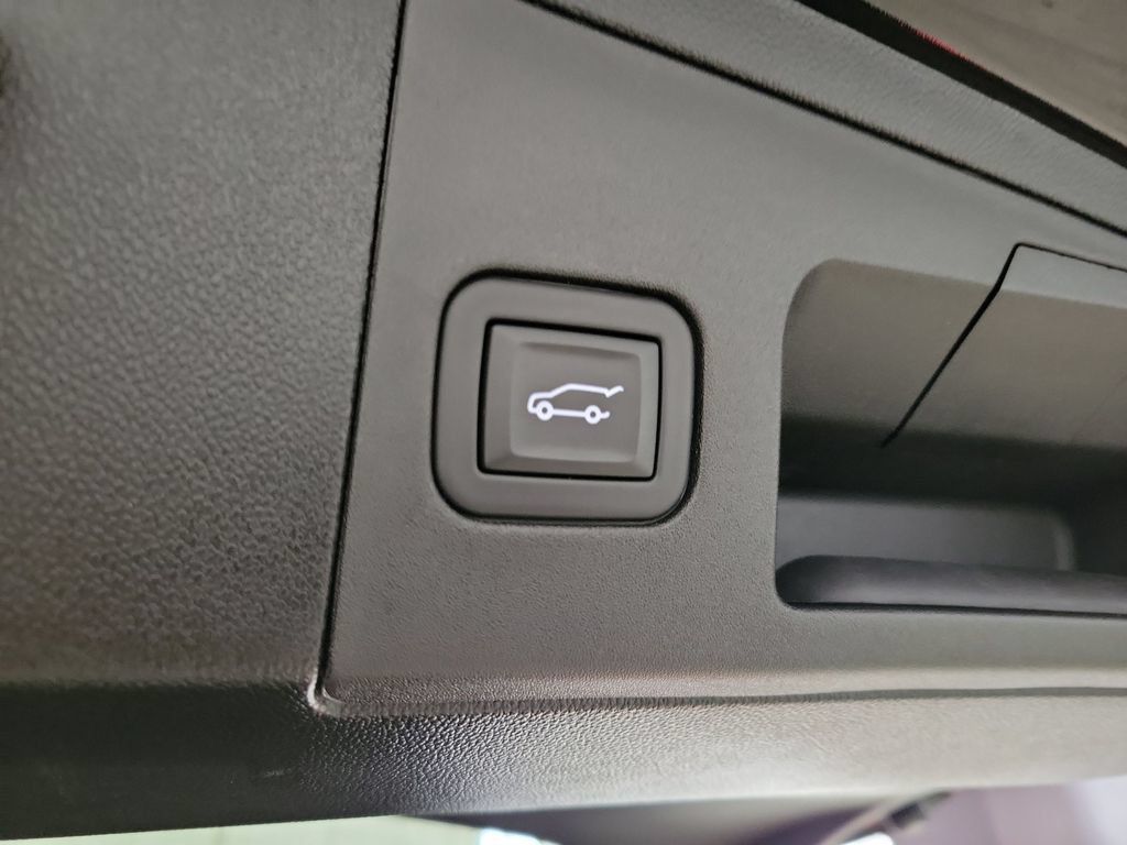 Certified 2023 Cadillac XT5 Premium Luxury w/ LPO, Floor Liner Package FWD image 23
