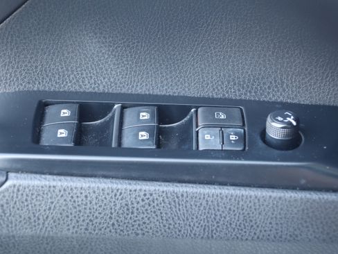 Used 2020 Toyota Camry LE image 13