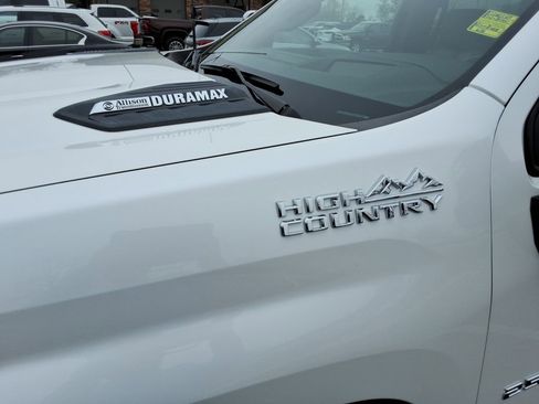 Used 2020 Chevrolet Silverado 2500 High Country w/ Z71 Off-Road Package image 11