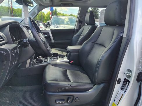 Used 2024 Toyota 4Runner Limited AWD/4WD image 8