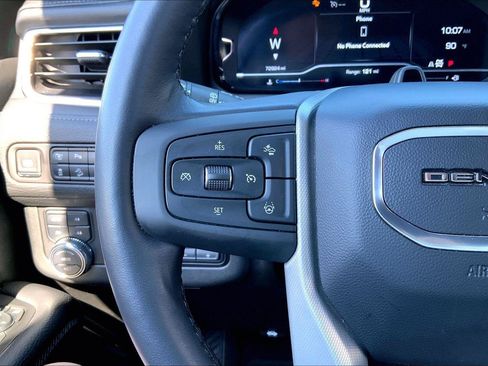 Used 2023 GMC Yukon XL Denali w/ Denali Reserve Package AWD/4WD image 17