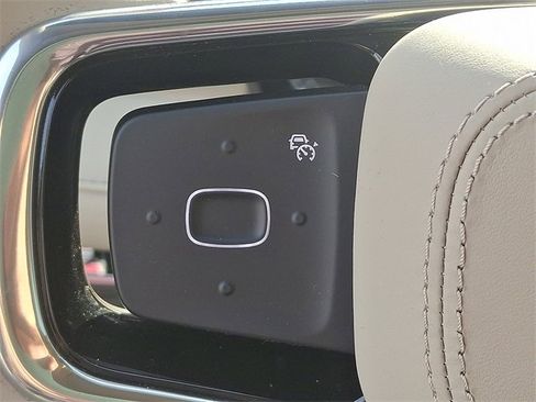 Certified 2024 Lincoln Nautilus Reserve image 21