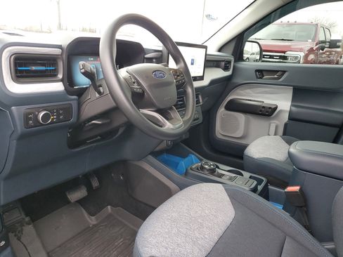 Certified 2025 Ford Maverick XLT image 18