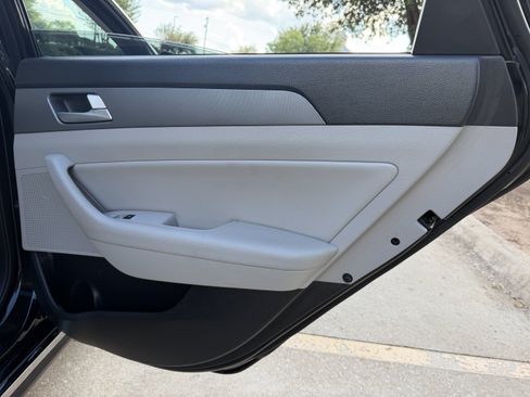 Used 2016 Hyundai Sonata SE FWD image 12
