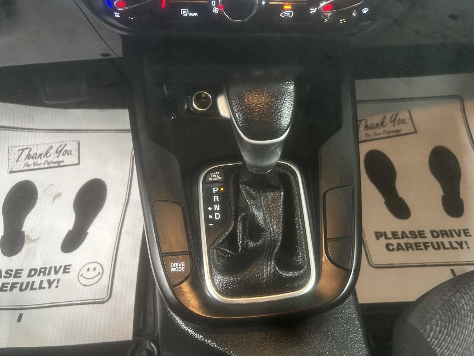 Used 2024 Kia Soul LX w/ Option Group 015 FWD image 16