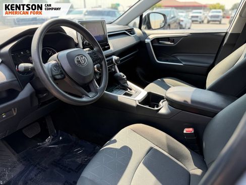 Used 2025 Toyota RAV4 XLE AWD/4WD image 27