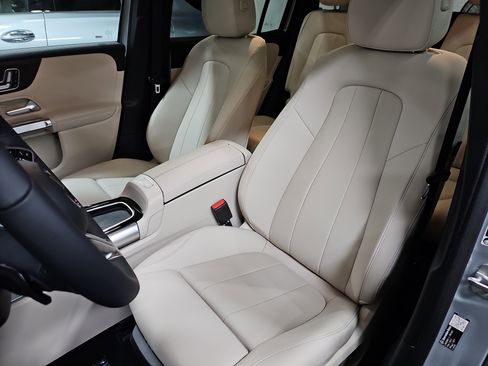 New 2026 Mercedes-Benz GLB 250 image 16