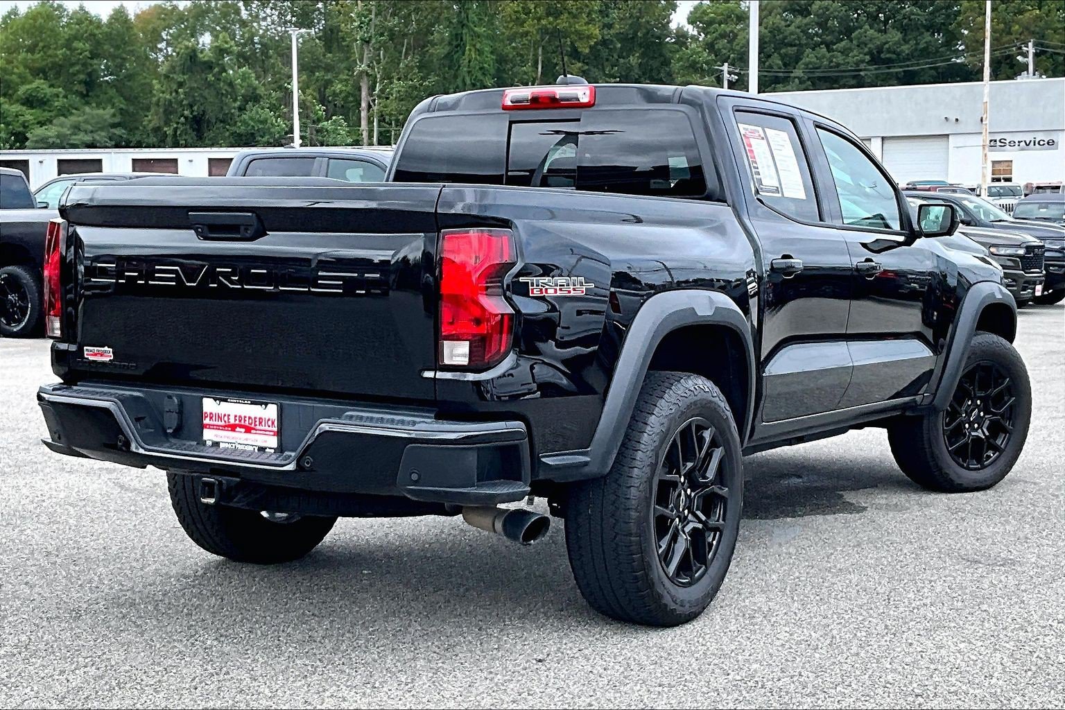 Used 2024 Chevrolet Colorado Trail Boss w/ LPO, Dark Essentials Package AWD/4WD image 10