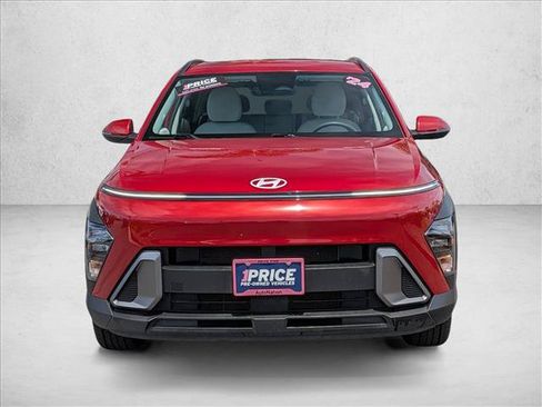 Used 2024 Hyundai Kona SEL FWD image 3