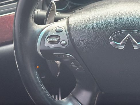 Used 2019 INFINITI Q70 Luxe w/ Sport Package image 19