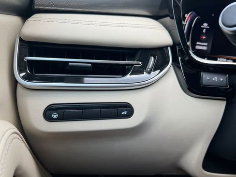 Used 2023 INFINITI QX60 Luxe w/ Cargo Package FWD image 33