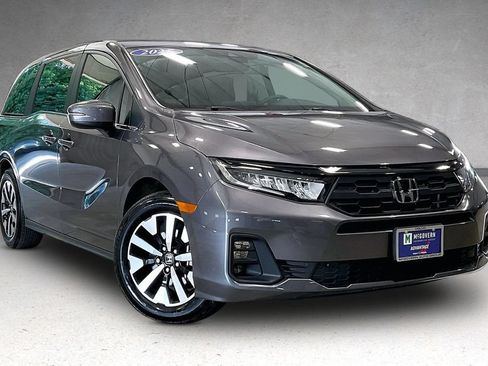 Used 2025 Honda Odyssey EX-L image 3