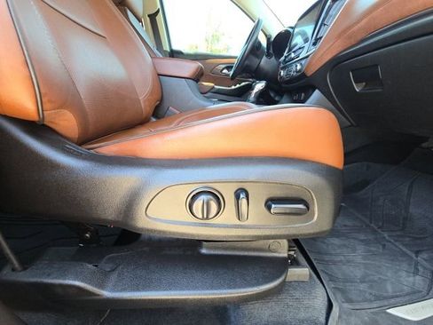 Used 2021 Chevrolet Traverse High Country w/ LPO, Floor Liner Package FWD image 22