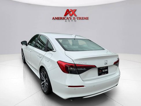 Used 2024 Honda Civic Touring image 4