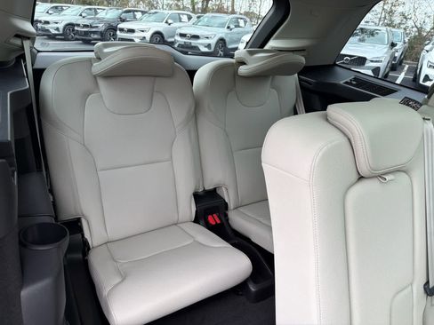Certified 2025 Volvo XC90 B6 Plus w/ Protection Package Premier image 21