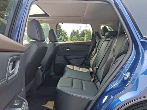 Certified 2023 Nissan Rogue SV w/ SV Premium B Package AWD/4WD image 10