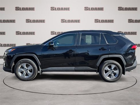 Used 2022 Toyota RAV4 XLE image 2